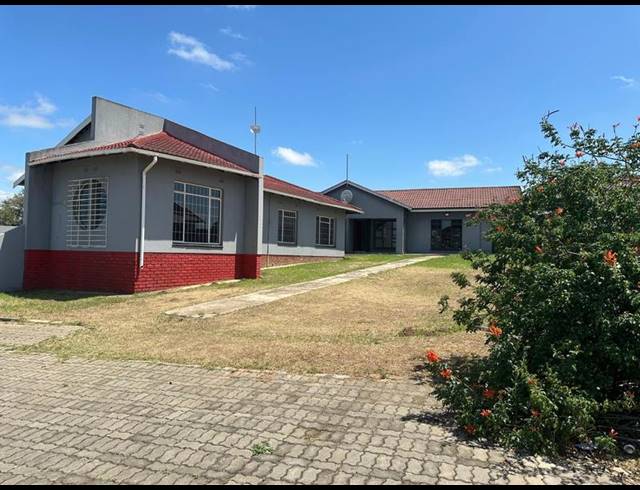 4 BEDROOM PROPERTY TO RENT IN SOUTHRIDGE PARK